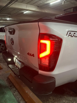 Nissan frontier 2022  pro-4x como nueva