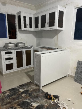 Gabinete y cocina completa en aluminio