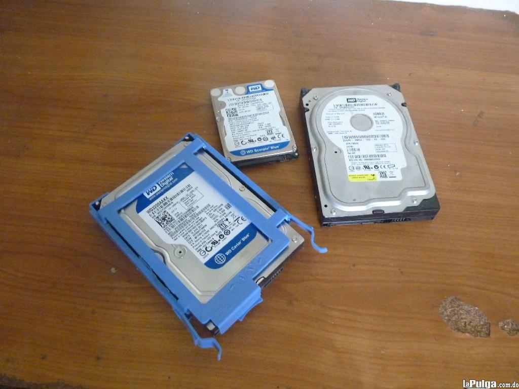 Tres discos duros Foto 6399406-2.jpg