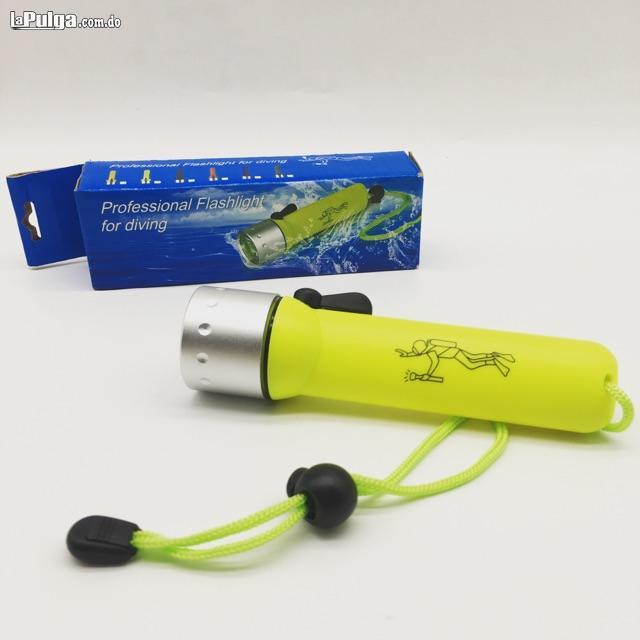 Linterna foco de buceo sumergible waterproof bajo el agua LUZ LED BRIL Foto 7124453-1.jpg