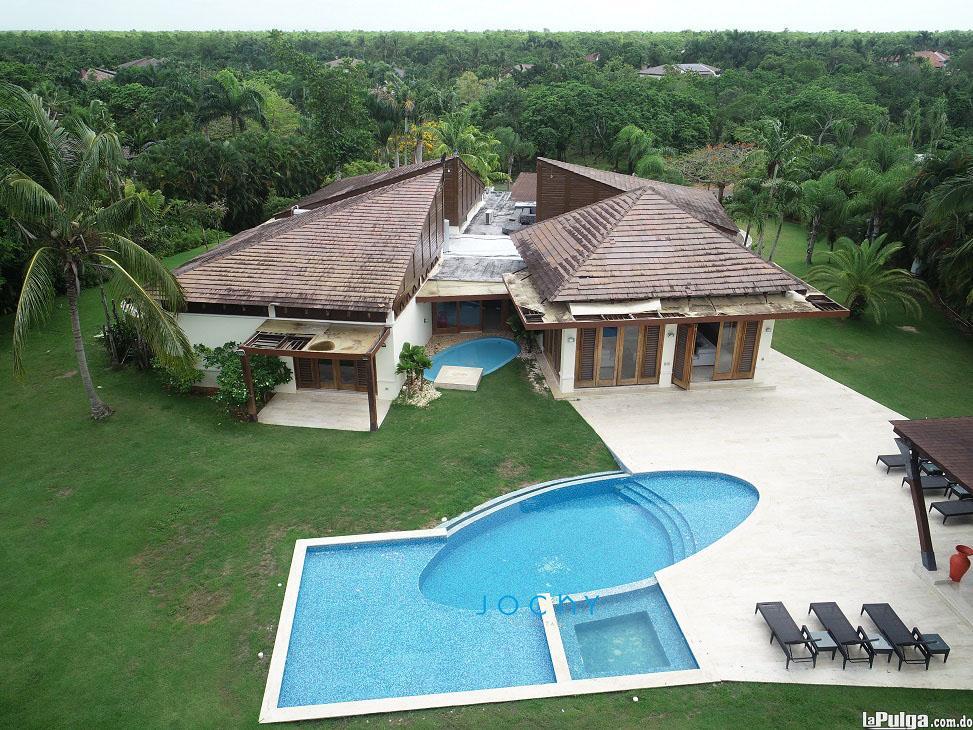 Jochy Real Estate vende villa en Casa de Campo La Romana R.D Foto 7160107-3.jpg