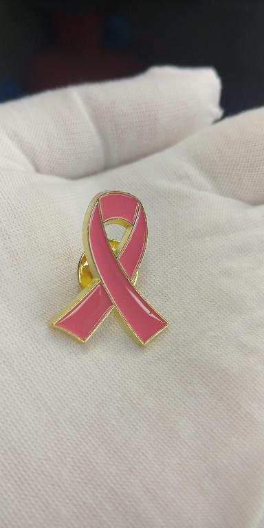 Pin lazo roza contra el cancer  Foto 7163295-2.jpg