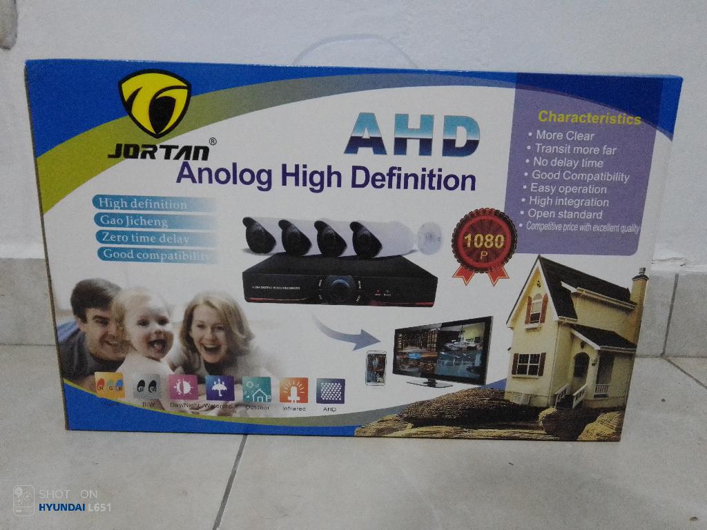 Kit de 4 camaras de seguridad CCTV analogas AHD 1080p Foto 7172849-1.jpg
