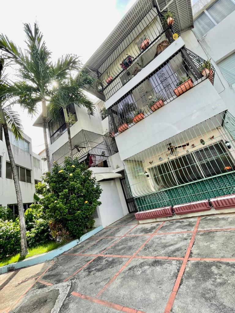 Se vende un encantador apartamento en Arroyo Hondo Foto 7198312-5.jpg