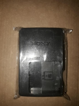Cargador sony carga la bateria de las camaras digitales sony