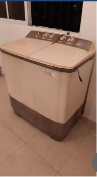 Lavadora secadora grande lg 40 libras usada en buen estado la vendo po