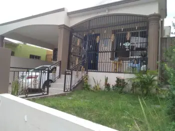 Casa menos de 1 minuto de la jacobo majluta