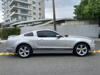 Ford mustang 2013