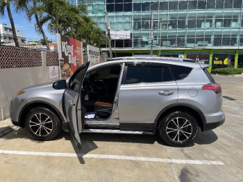 Toyota RAV4 LE 2018 en optimas condiciones