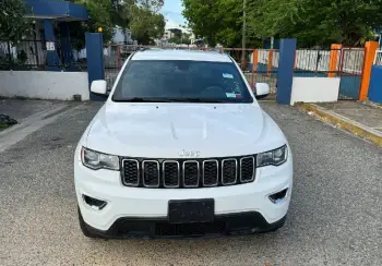 Jeep grand cherokee laredo 4x4 2018