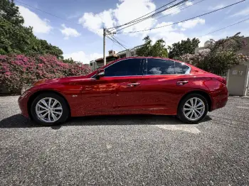 Infiniti q50 2.0t - 2016