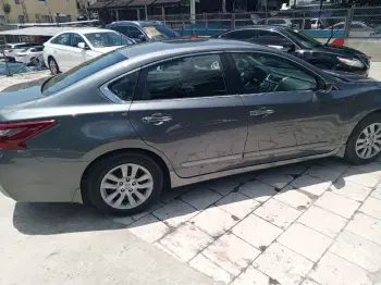 Nissan altima gris 2018 americano recien importado