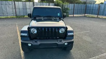 Jeep gladiador sport 4x4 2021