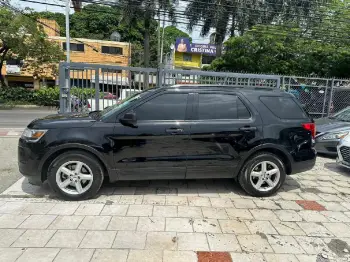 Ford explorer negra 2018 americano recien importado