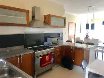 Apartamento en alquiler de 3 habitaciones amueblado – ensanche paraíso