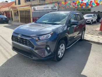 Toyota rav4 xle 2019 full.