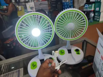 Abanico recargable con bombilla led  en santo domingo este