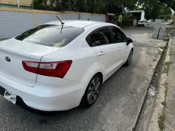 Se vende kia rio 2016 xl full  560000 en san cristóbal