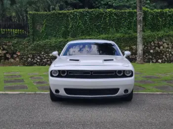 Dodge challenger v6 2015