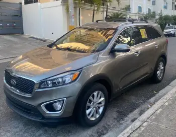 Kia sorento 2017. 4x4. 3 filas de asientos. importada usa!!!