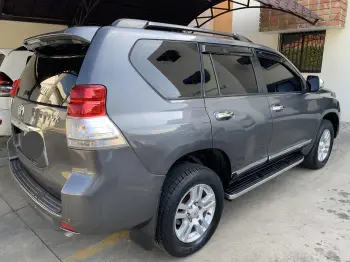 Toyota landcruiser prado 2012 vx exelentes condiciones