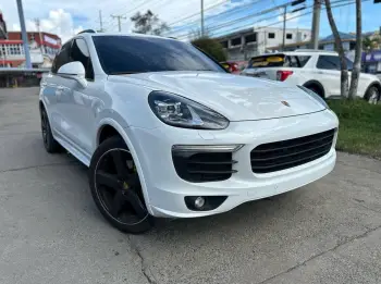 Porsche cayenne 2017