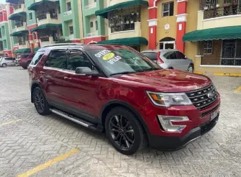 Ford explorer xlt techo panorámico tres filas año 2018