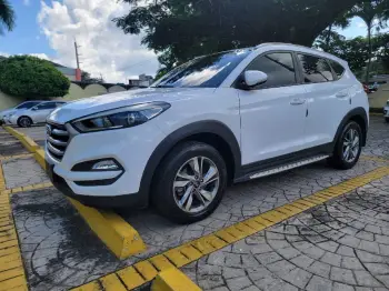 Hyundai tucson 2018 mant en la casa