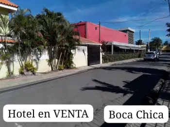 Hotel en venta en boca chica zona turística 5 minutos de la playa 14 h