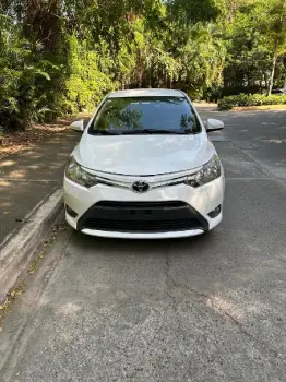 Toyota yaris 2015