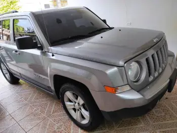 Jeep patriot 2016 automatico cuatro puertas