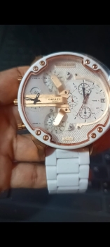 Reloj diesel blanco cuarzo y acero inoxidable con cronógrafo nuevo