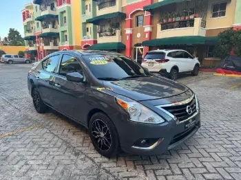 Nissan versa año 2018