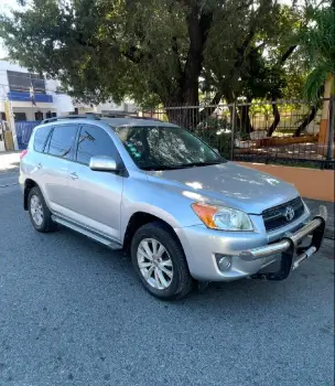 Toyota rav4 2010  en peravia