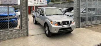 Nissan frontier sv 2019  en santo domingo este