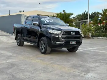 Toyota hilux casi nueva