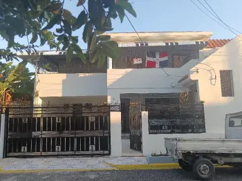 Casa con más 300mt2 en alquiler en invivienda