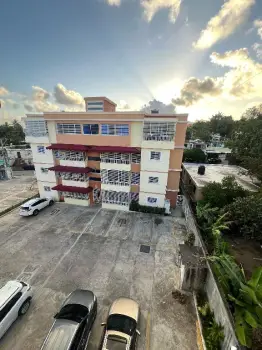 En venta apartamento cercano al supermercado manolin san cristÓbal