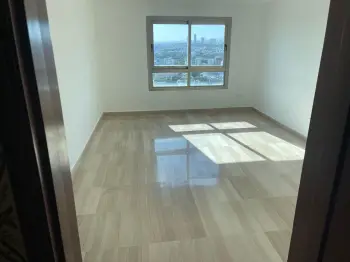 Apartamento de 2 habitaciones en venta en el malecon.