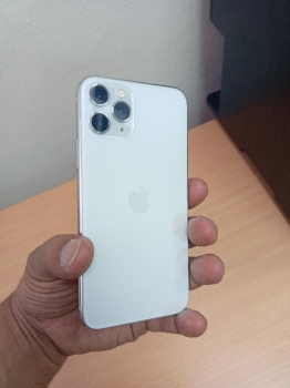 Se vende iphone 11 pro de 512 gb