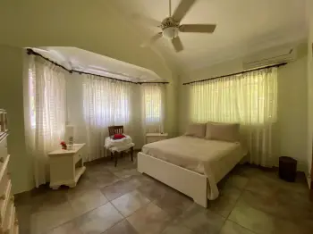 Villa de 4 habitaciones en venta en juan dolió.