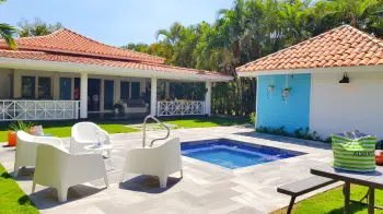 Villa de 4 habitaciones en venta en juan dolió.