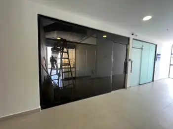 Alquilo local en torre corporativa de 47 mts en av. rótulo betancourt