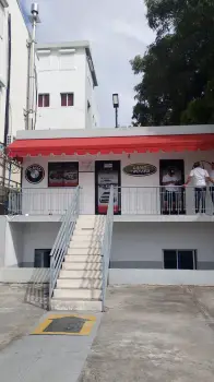 Alquilo local comercial para dealer de vehiculo en el ensanche ozama