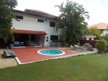 Jochy real estate vende villa en casa de campo la romana r.d