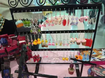 Aretes / pendientes con formas variadas