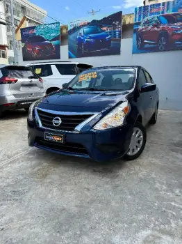 Nissan versa sv