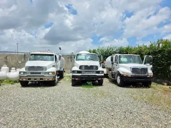Camión cisterna de gasoil sterling modelo acterra año 2005 en venta