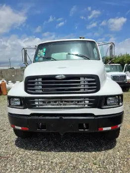 Camión cisterna de glp sterling modelo m7500 año 2001 en venta