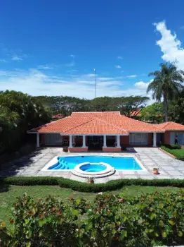 Villa de 4 habitaciones en venta en juan dolió.